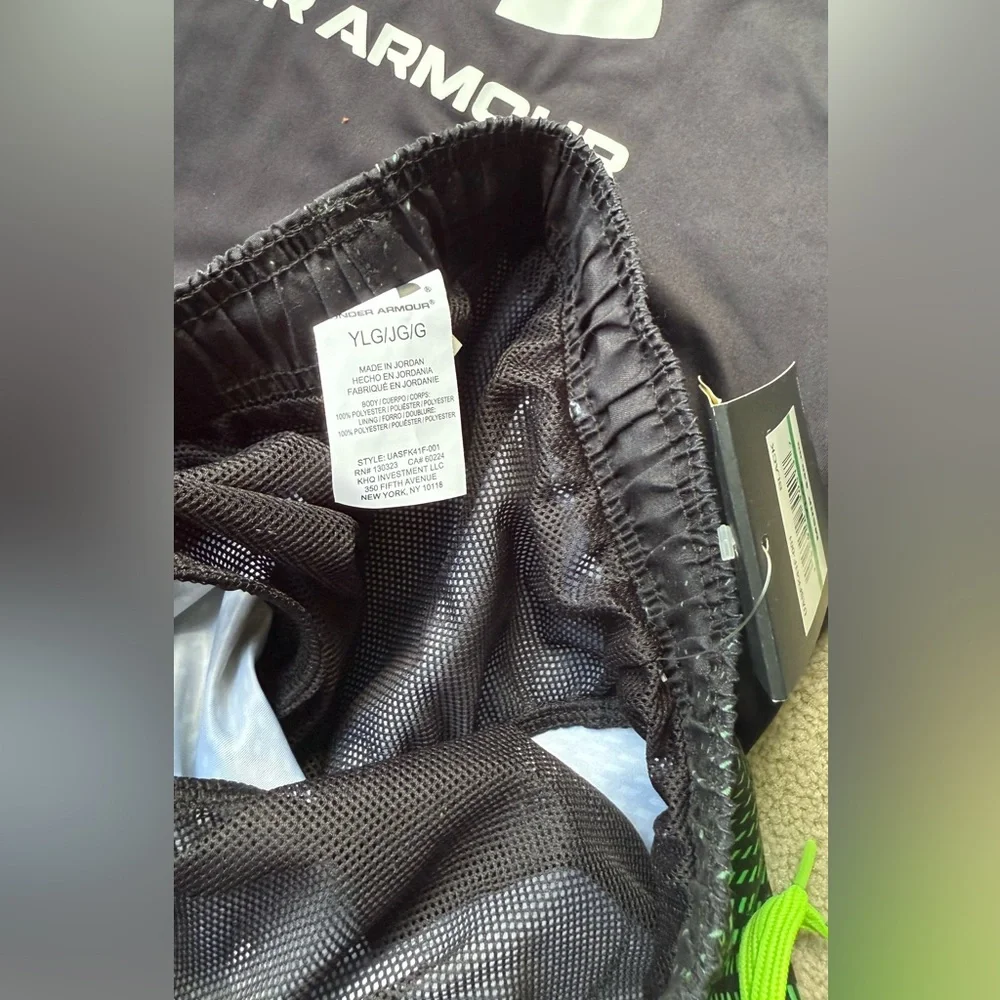 UNDER ARMOUR BOYS SIZE YOUTH L MATCHING SWIM SET - Picture 4 of 4